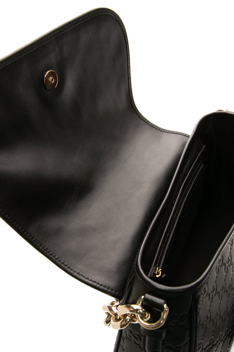 GG Emblem Medium Shoulder Bag
