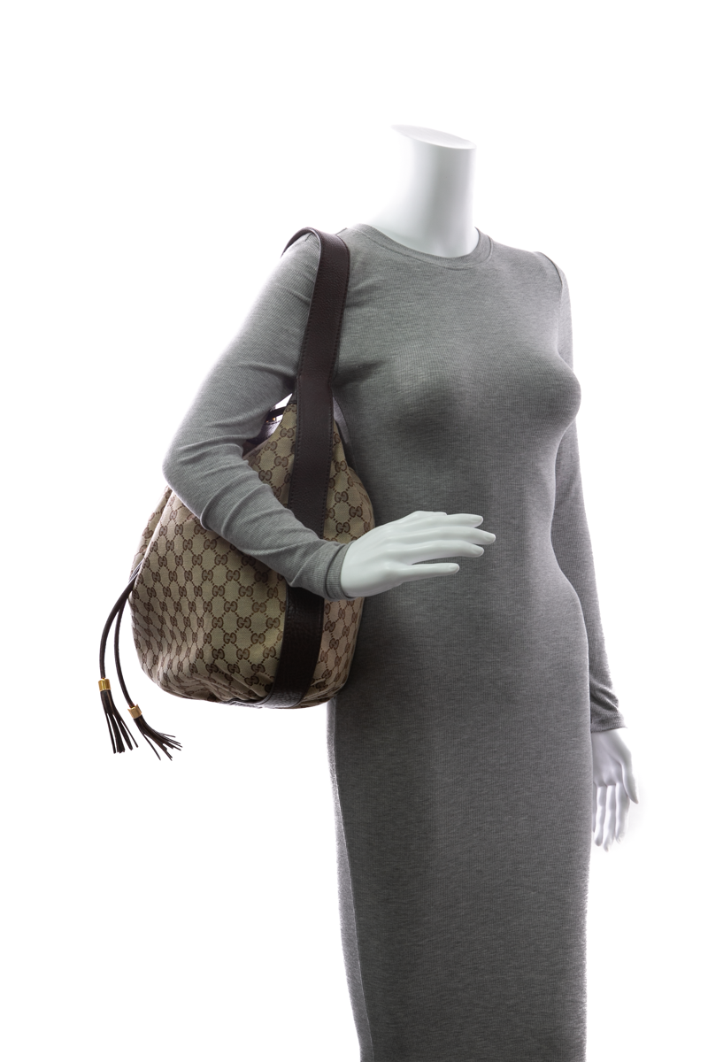 Interlocking Icon Medium Shoulder Bag