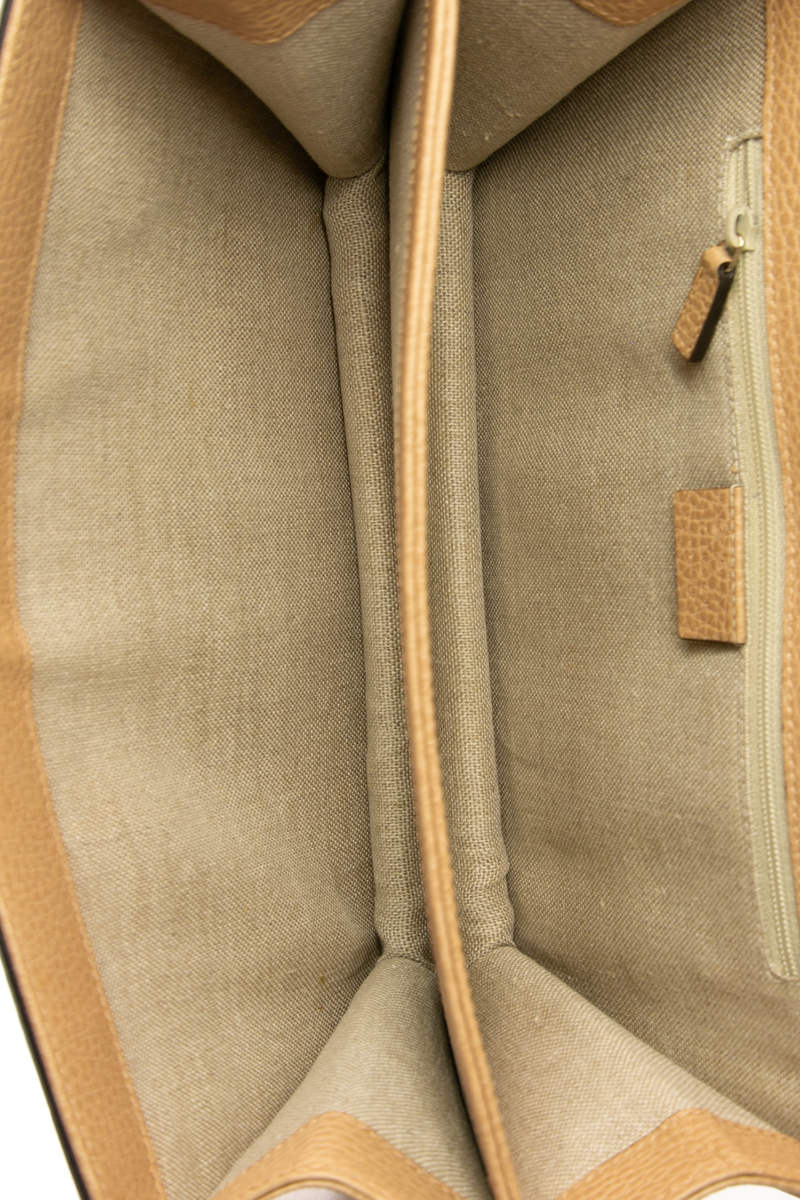 Interlocking G Medium Shoulder Bag
