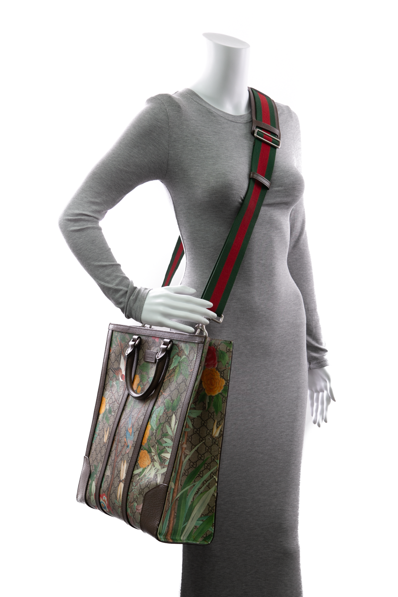 299357-gucci-GG-Supreme-Tian-Vertical-Tote