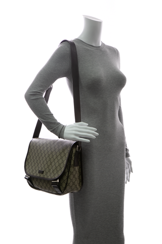 Gucci-Buckle-Messenger-Bag-293546