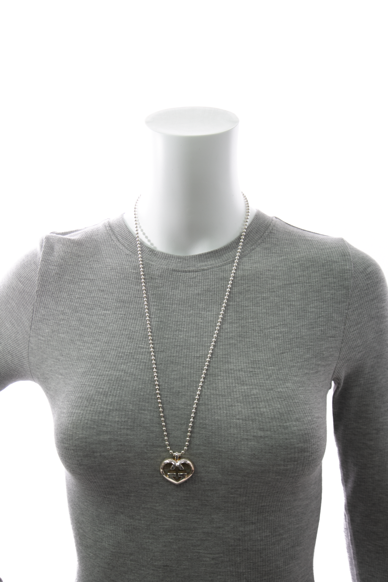 Gucci-Interlocking-Heart-Pendant- Necklace-296094