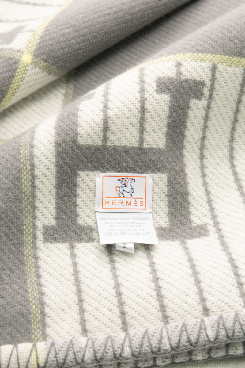 Avalon Cabriole Blanket