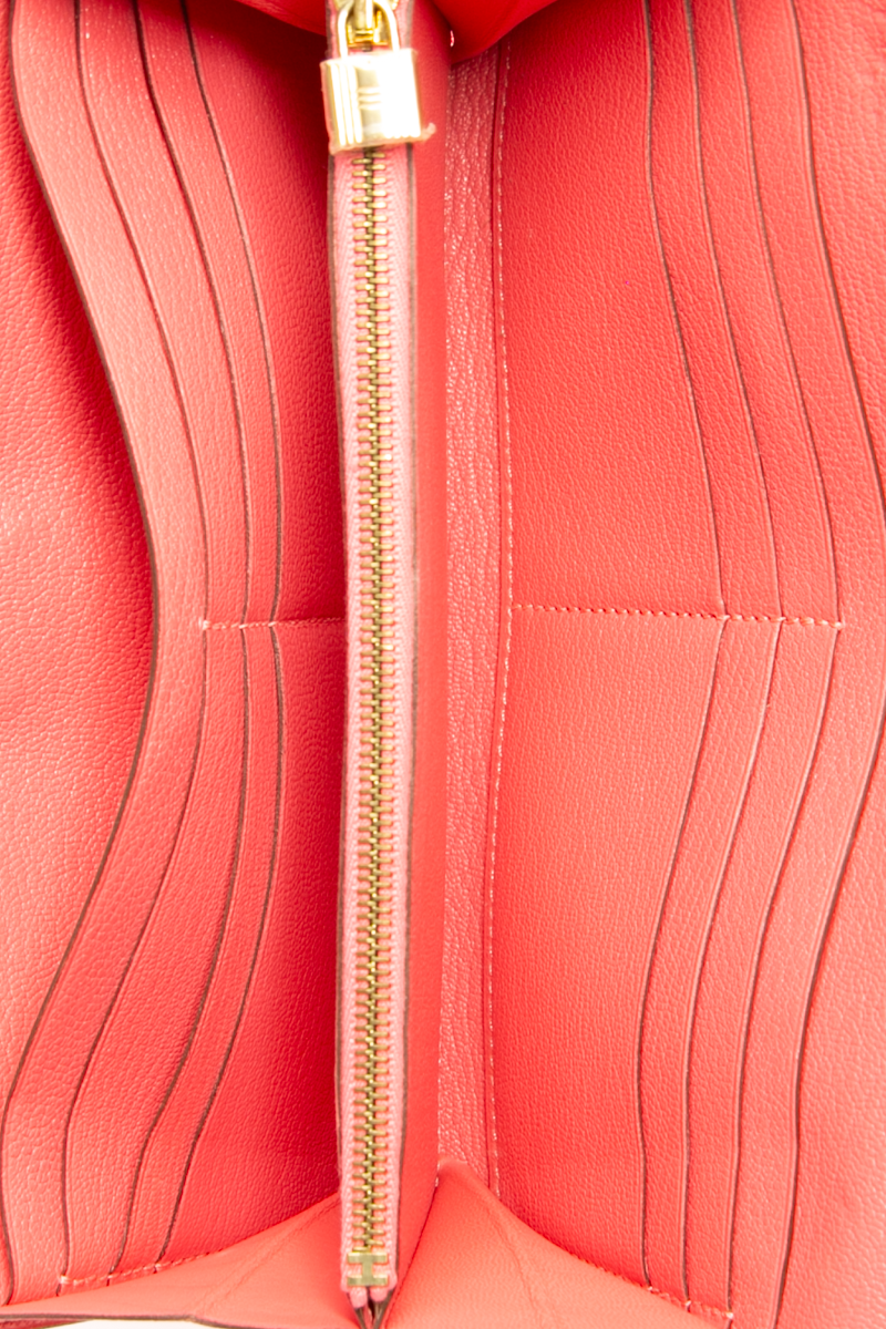 Kelly Longue Wallet