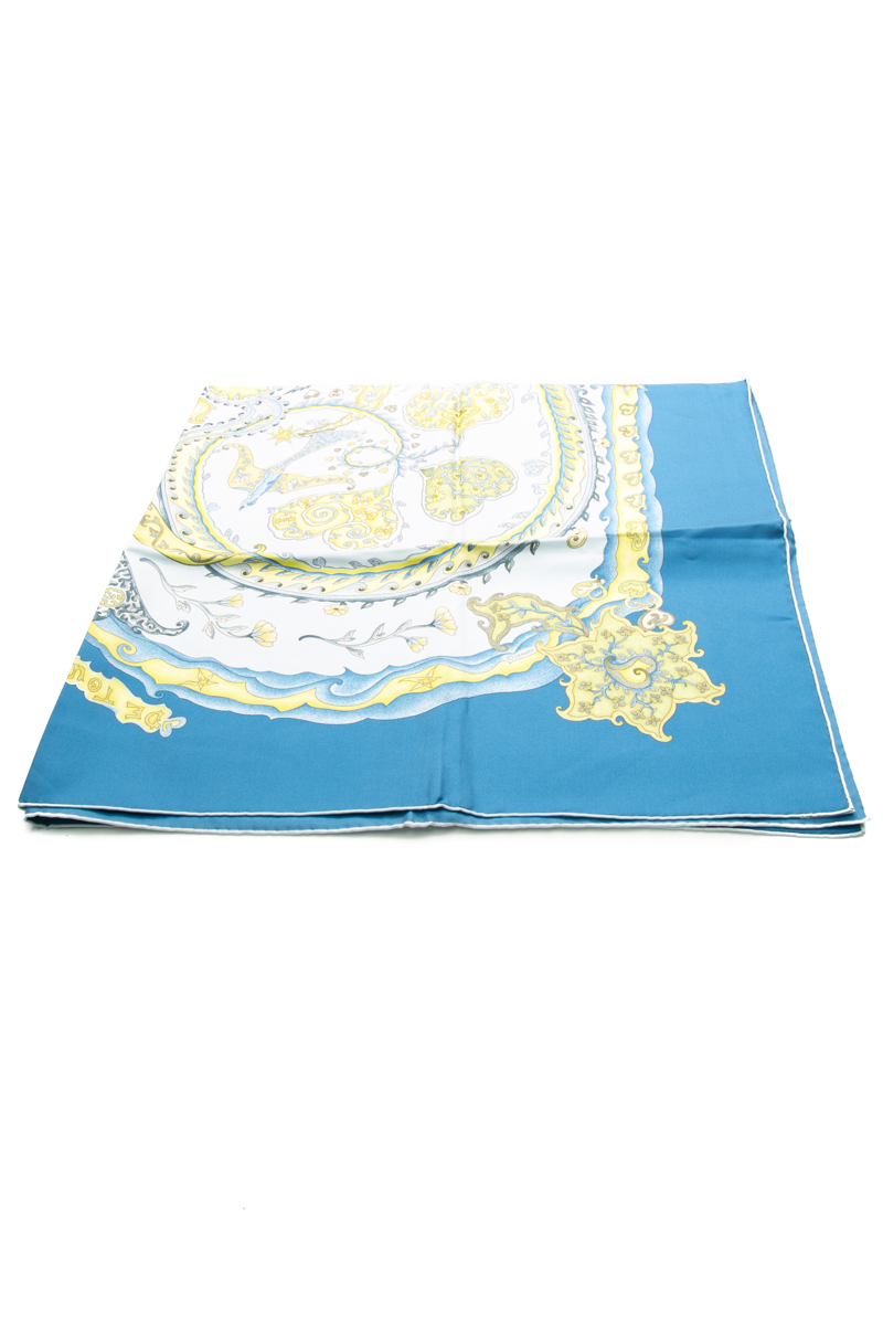 De Tout Couer Silk Scarf