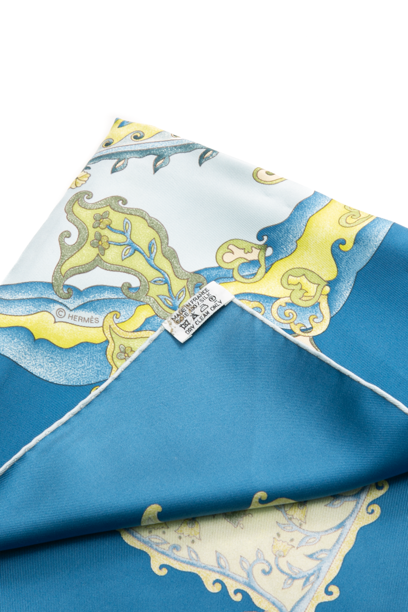 De Tout Couer Silk Scarf