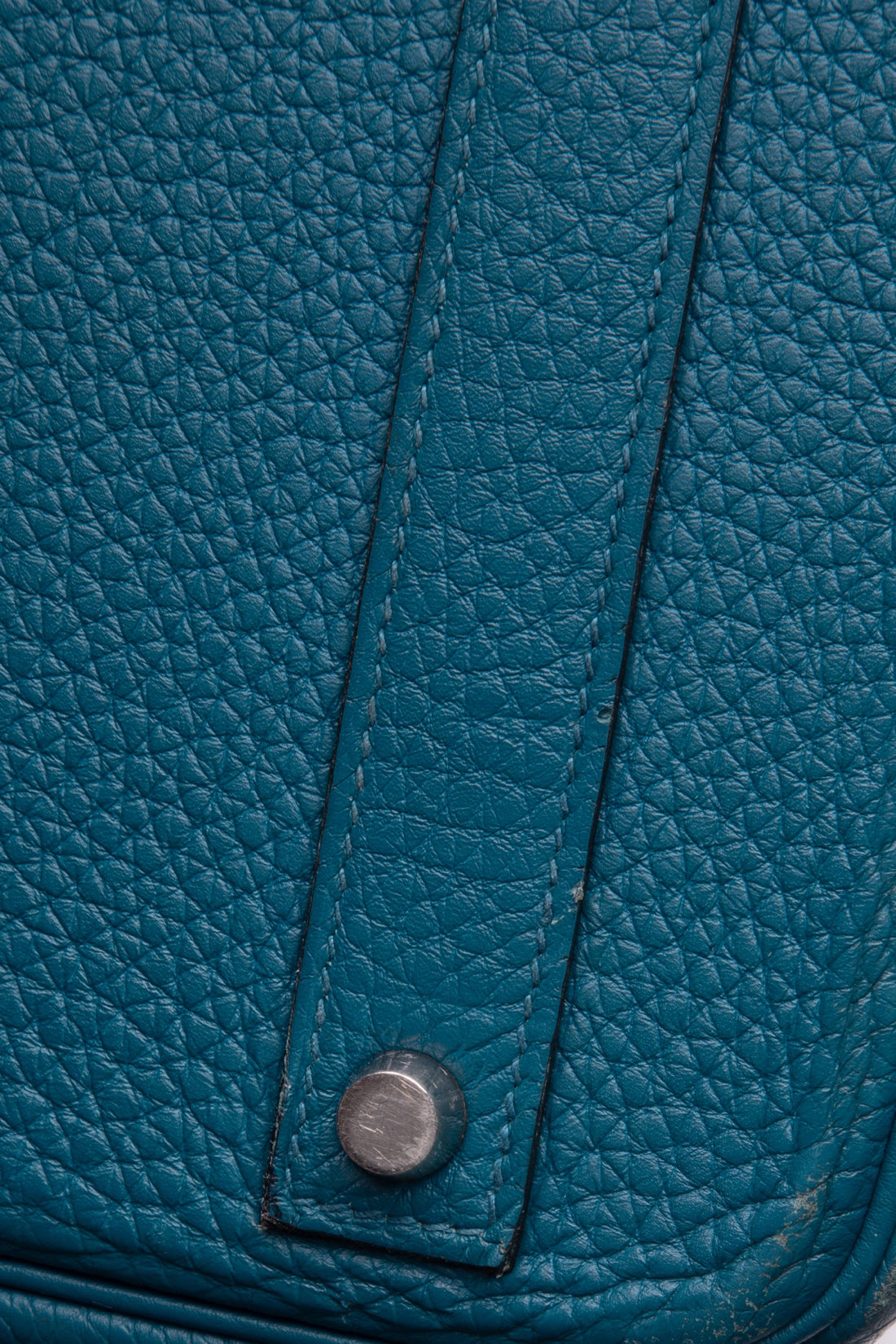Louis-Vuitton-Vachetta-Leather-Patina-Differences-613×1024