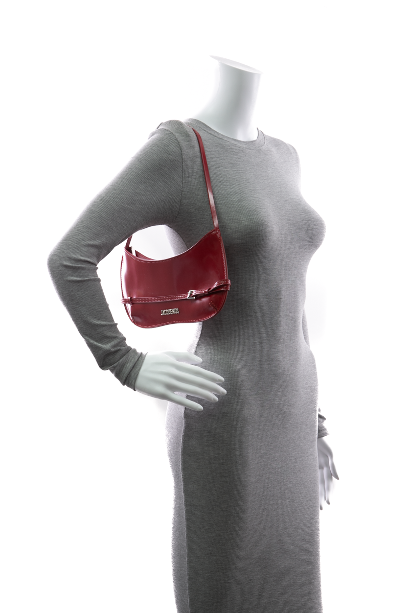 Jacquemus-Le-Bisou-Ceinture-Bag-299045