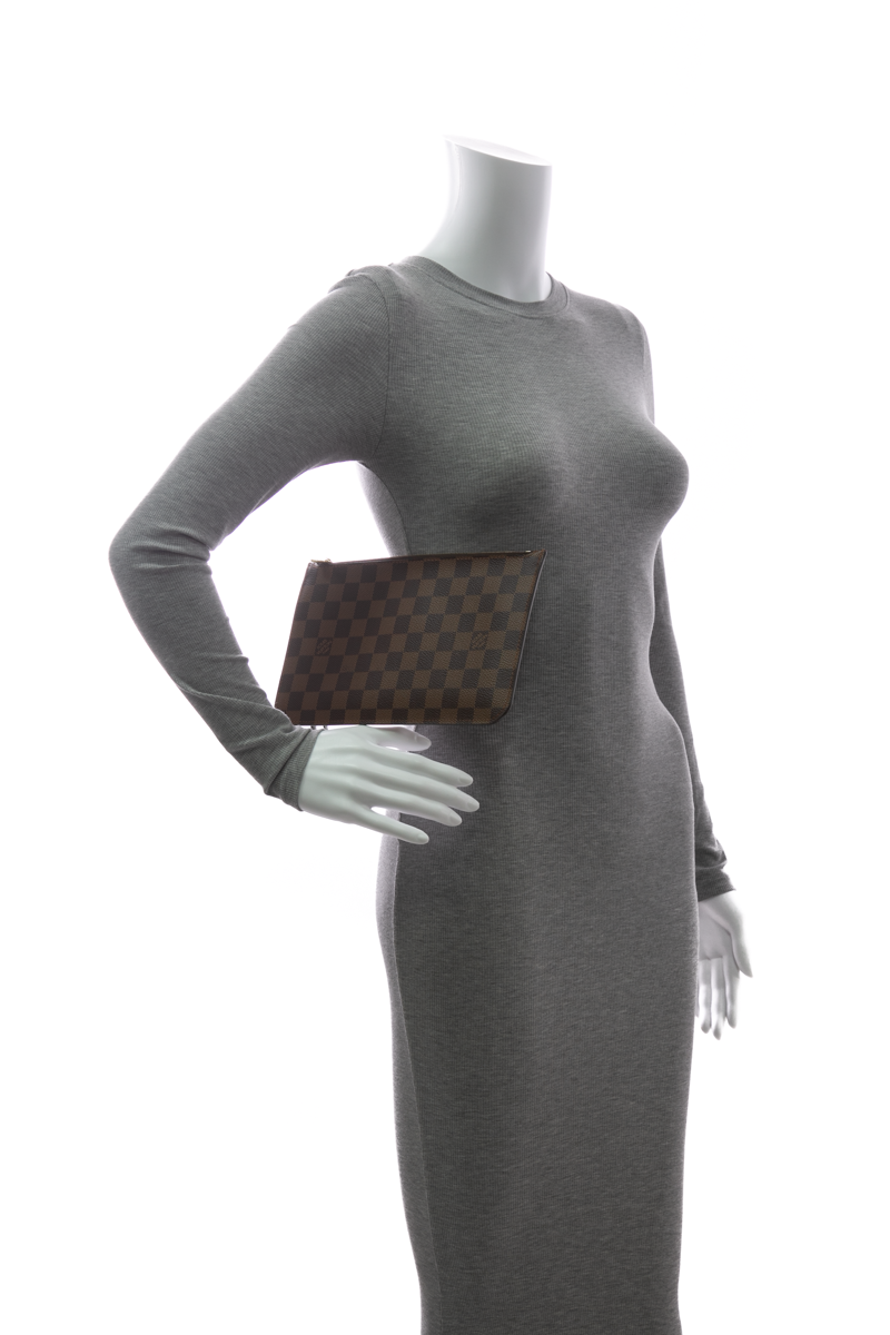 Louis-Vuitton-Neverfull-Pouch-295437