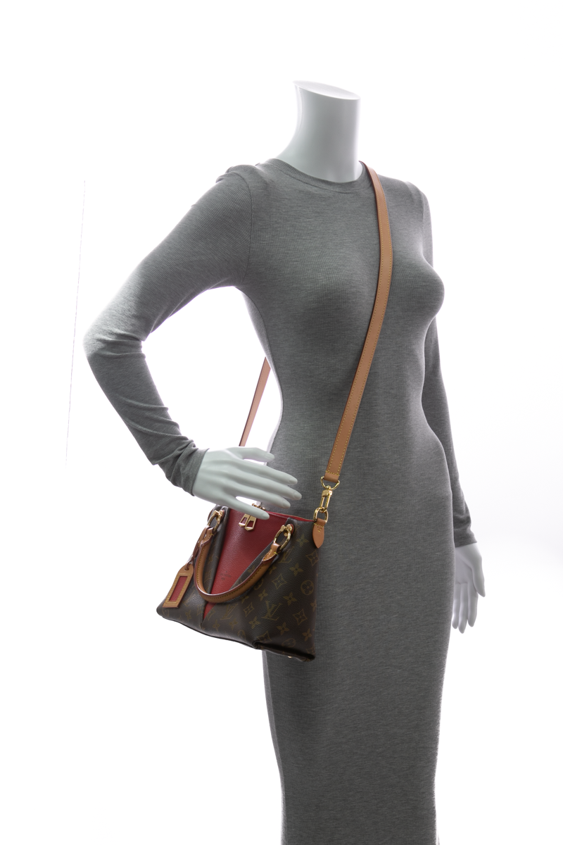 Louis-Vuitton-V-BB-Tote-Bag-294274