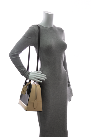 Louis-Vuitton-Dora-PM-Bag-294371