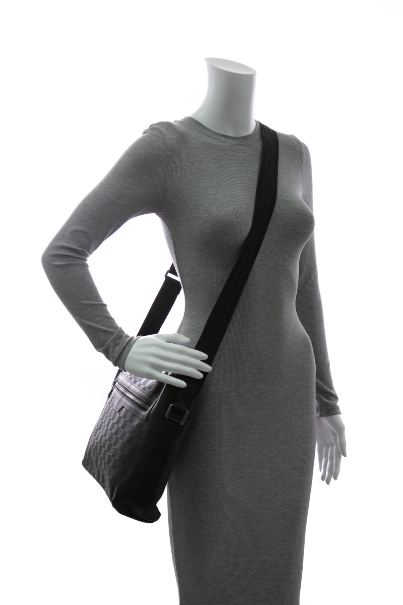 Louis-Vuitton-Men's-Infini-Calypso-MM -Messenger-Bag-294581