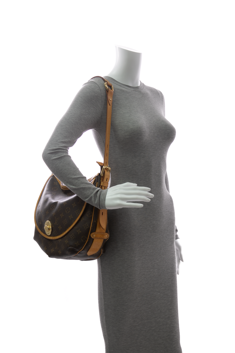 Louis-Vuitton-Tulum-GM-Bag-295203