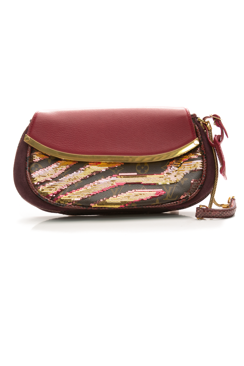 Louis-Vuitton-Savage-Tiger-Clutch-295283