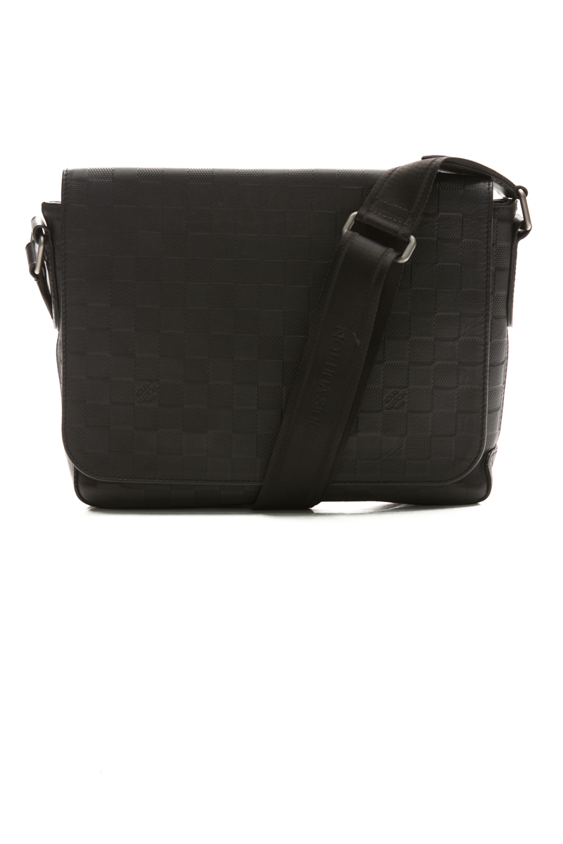 Louis-Vuitton-District-PM-Bag-295414