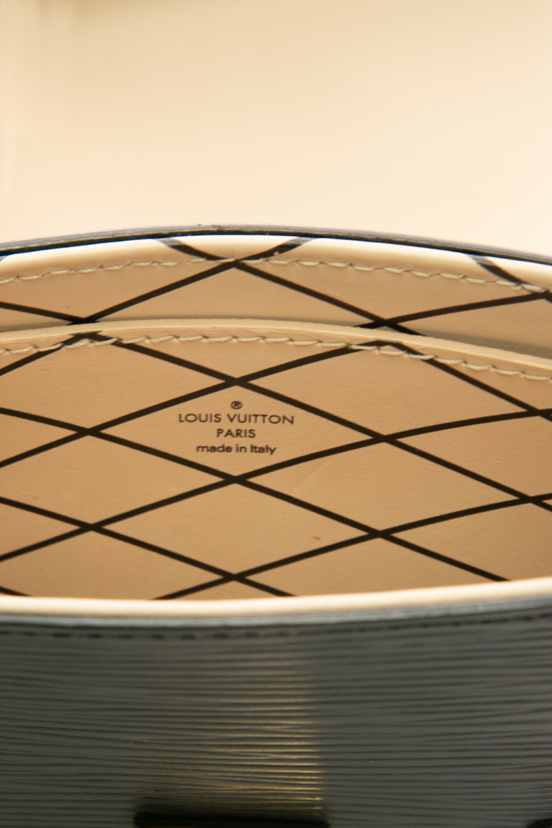 Vertical Trunk Pochette