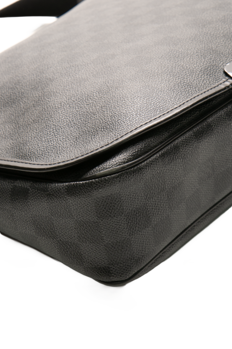 Men's Graphite MM Messenger