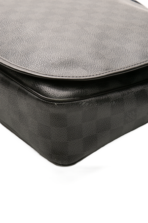 Men's Graphite MM Messenger