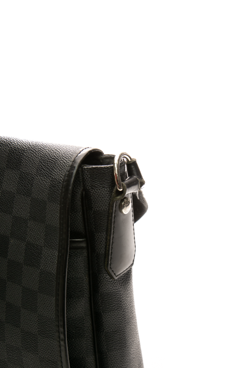 Men's Graphite MM Messenger