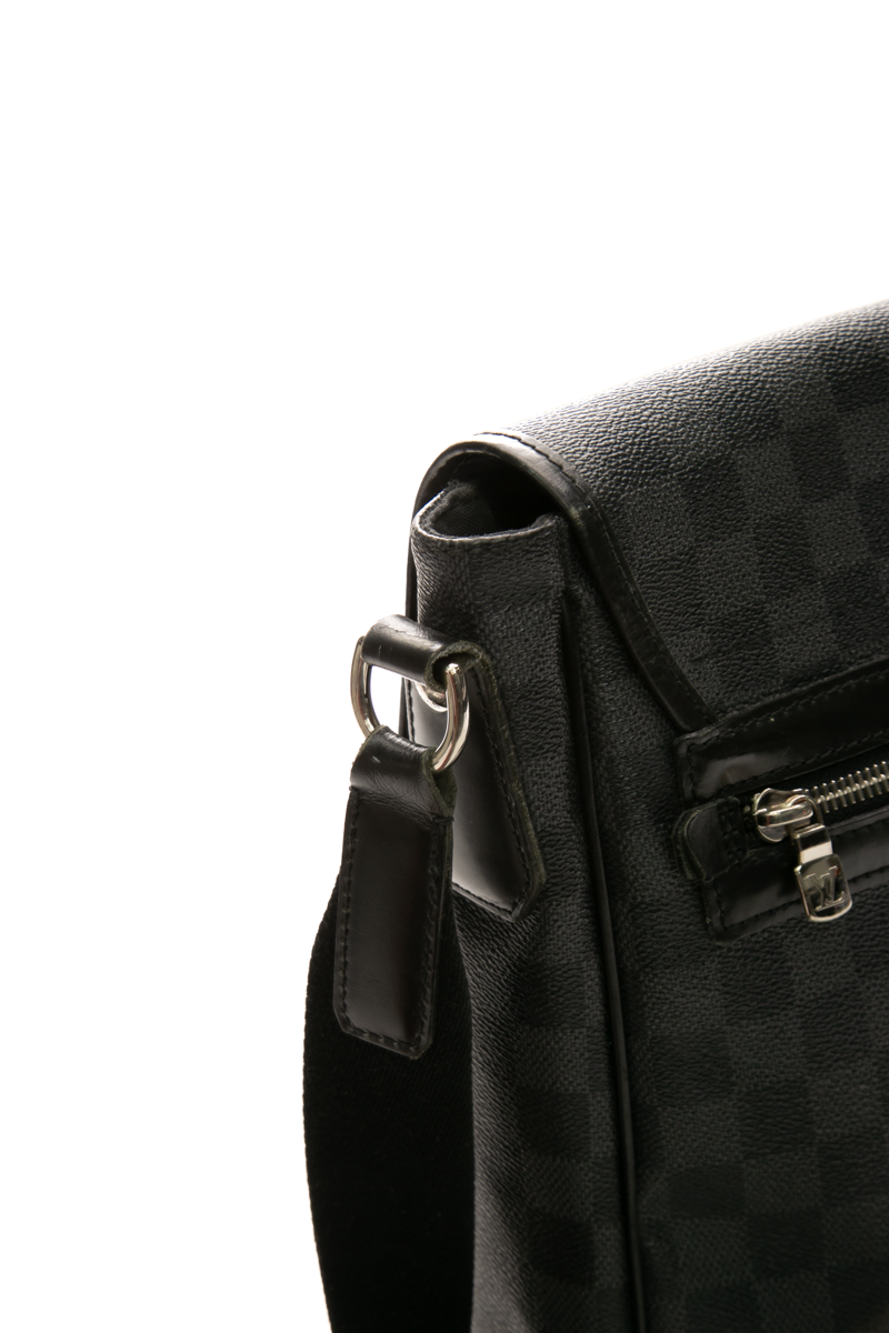 Men's Graphite MM Messenger