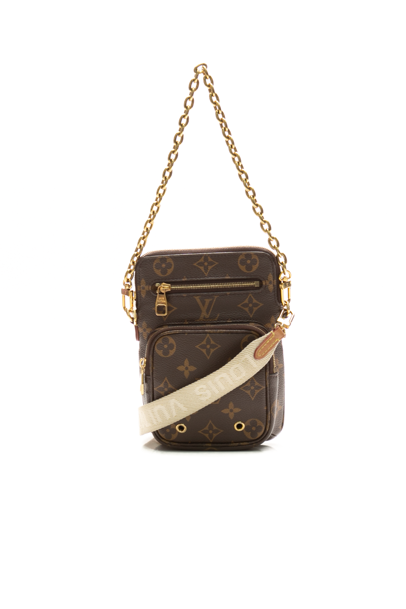 Louis-Vuitton-Utility-Phone-Sleeve-Bag-296370