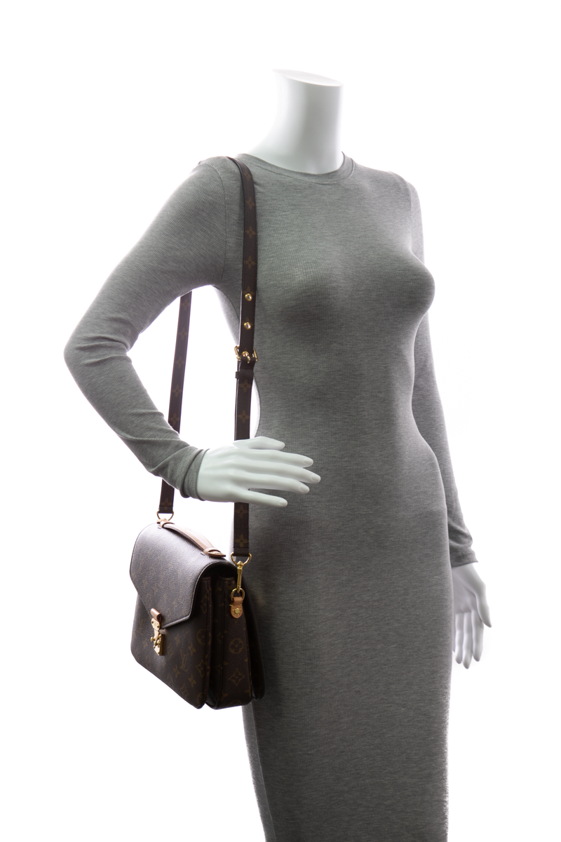 Louis-Vuitton-Pochette-Metis-Crossbody- Bag-296421