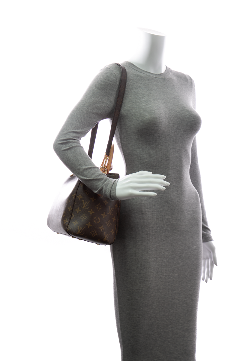 Louis-Vuitton-Montaigne-MM-Bag-296707