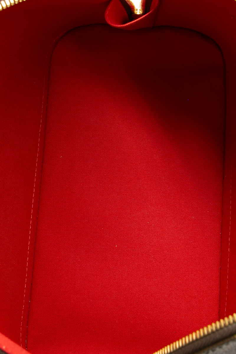 World Tour Alma PM Bag