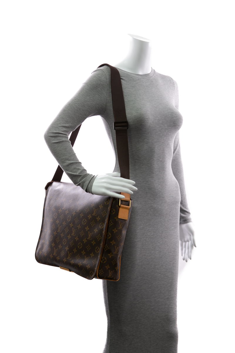 Louis-Vuitton-Abbesses-Messenger-Bag-297662