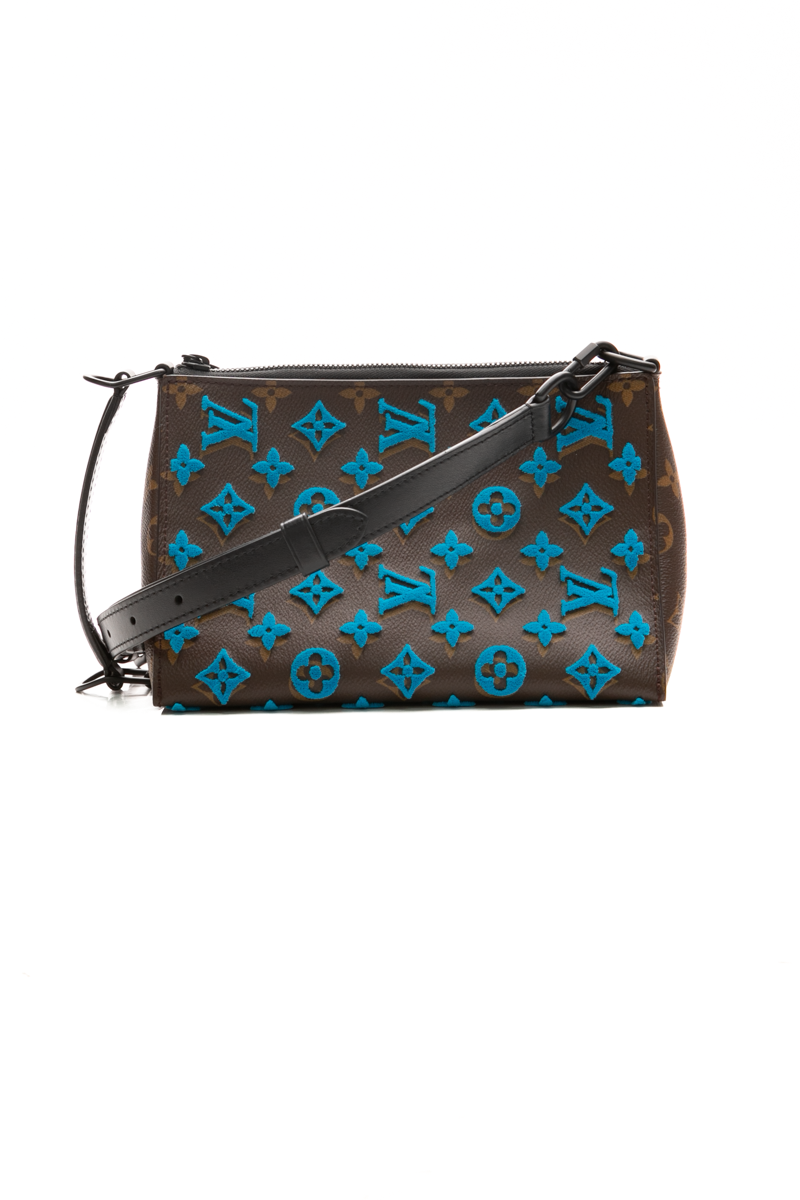 Louis-Vuitton-Triangle-Messenger-Bag-297823