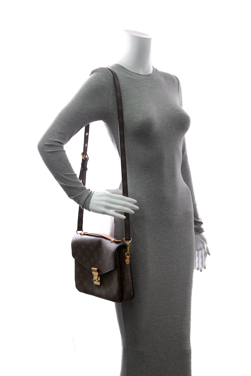 298276-louis-vuitton-Pochette-Metis-Bag