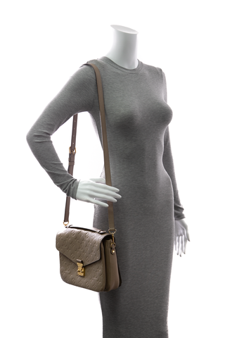 Louis-Vuitton-Pochette-Metis-Bag-298434