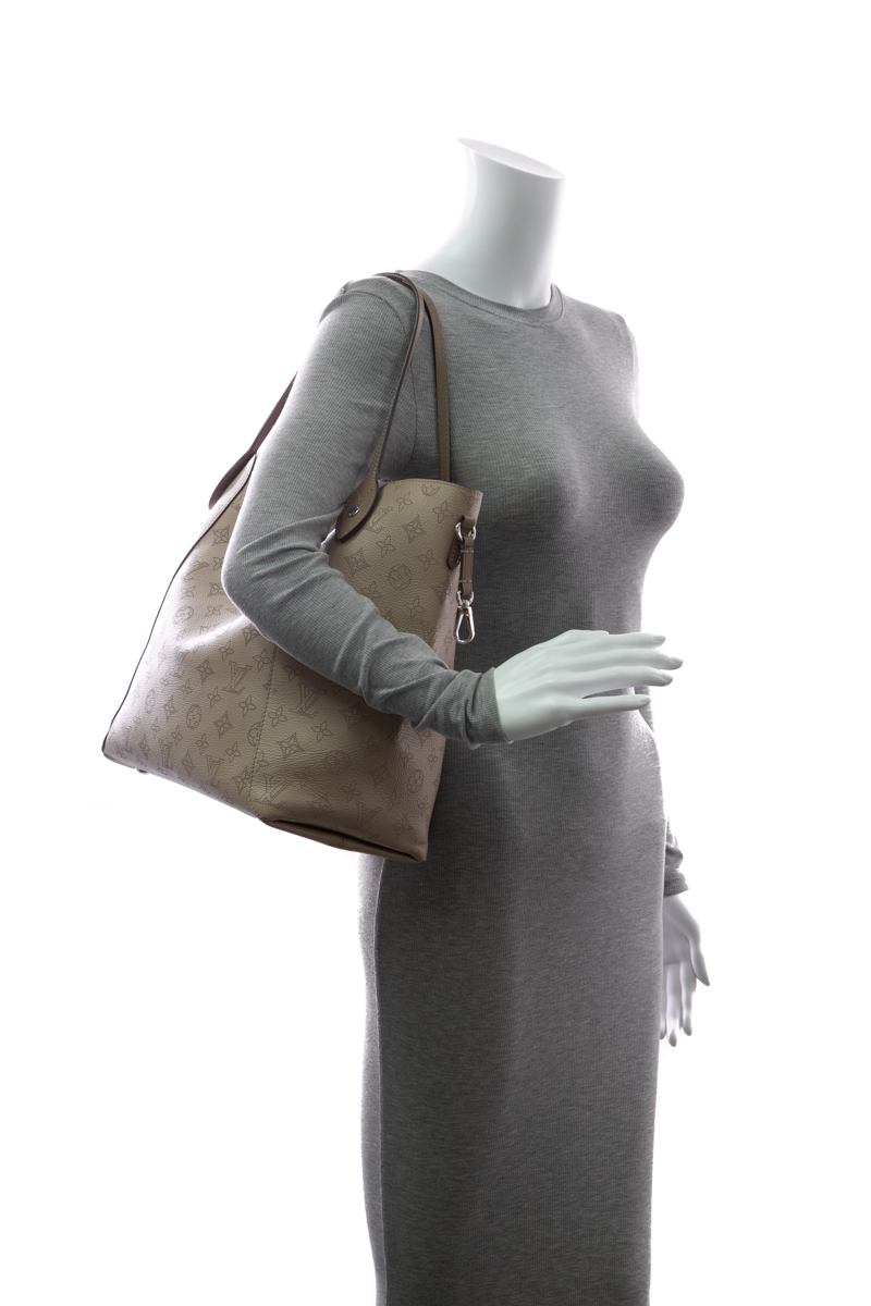 Louis-Vuitton-Hina-MM-Bag-298671
