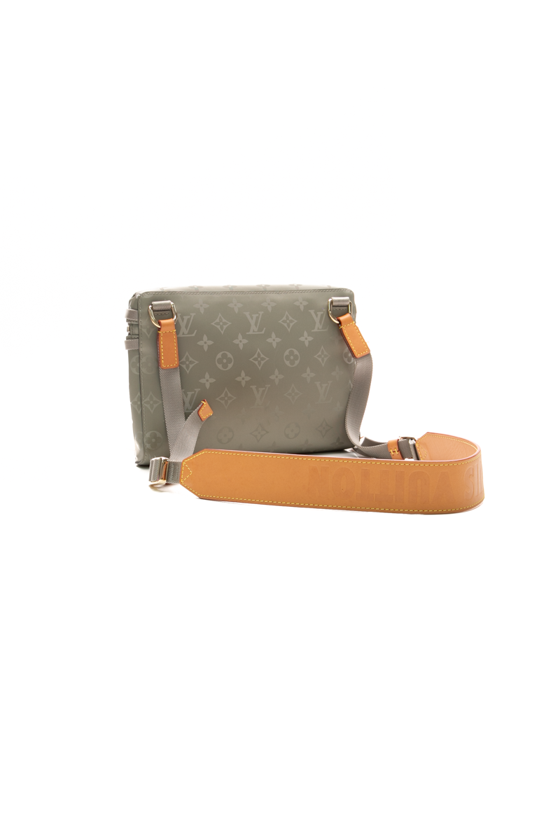 Titanium Messenger PM