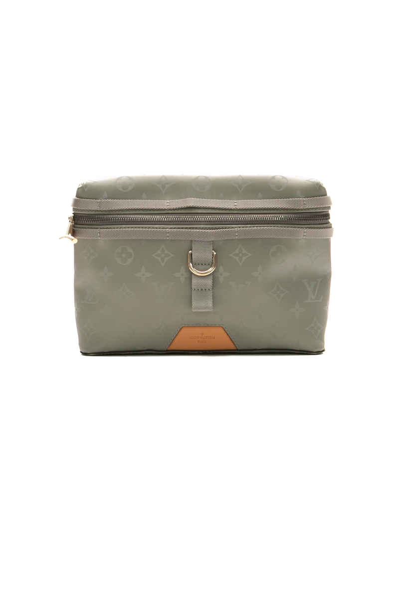 Louis-Vuitton-Titanium-Messenger-PM-298786