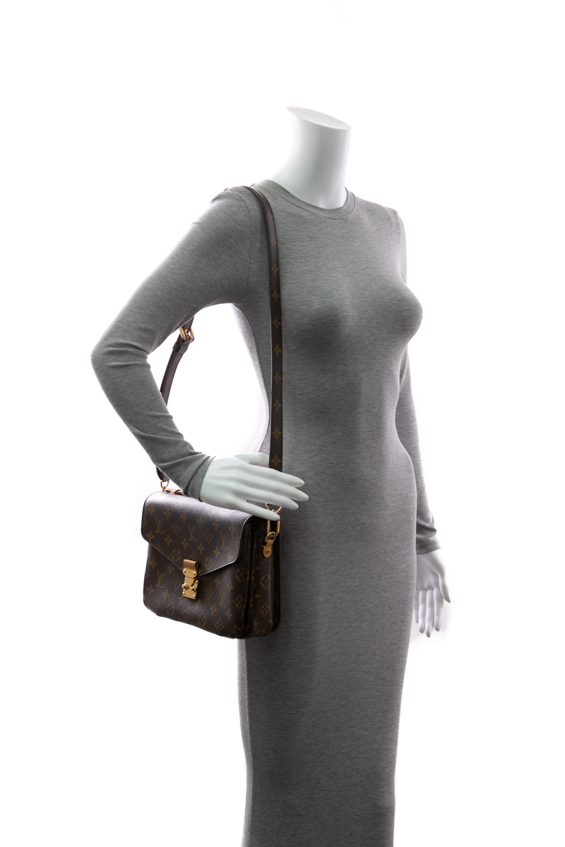 Louis-Vuitton-Pochette-Metis-Bag-298879