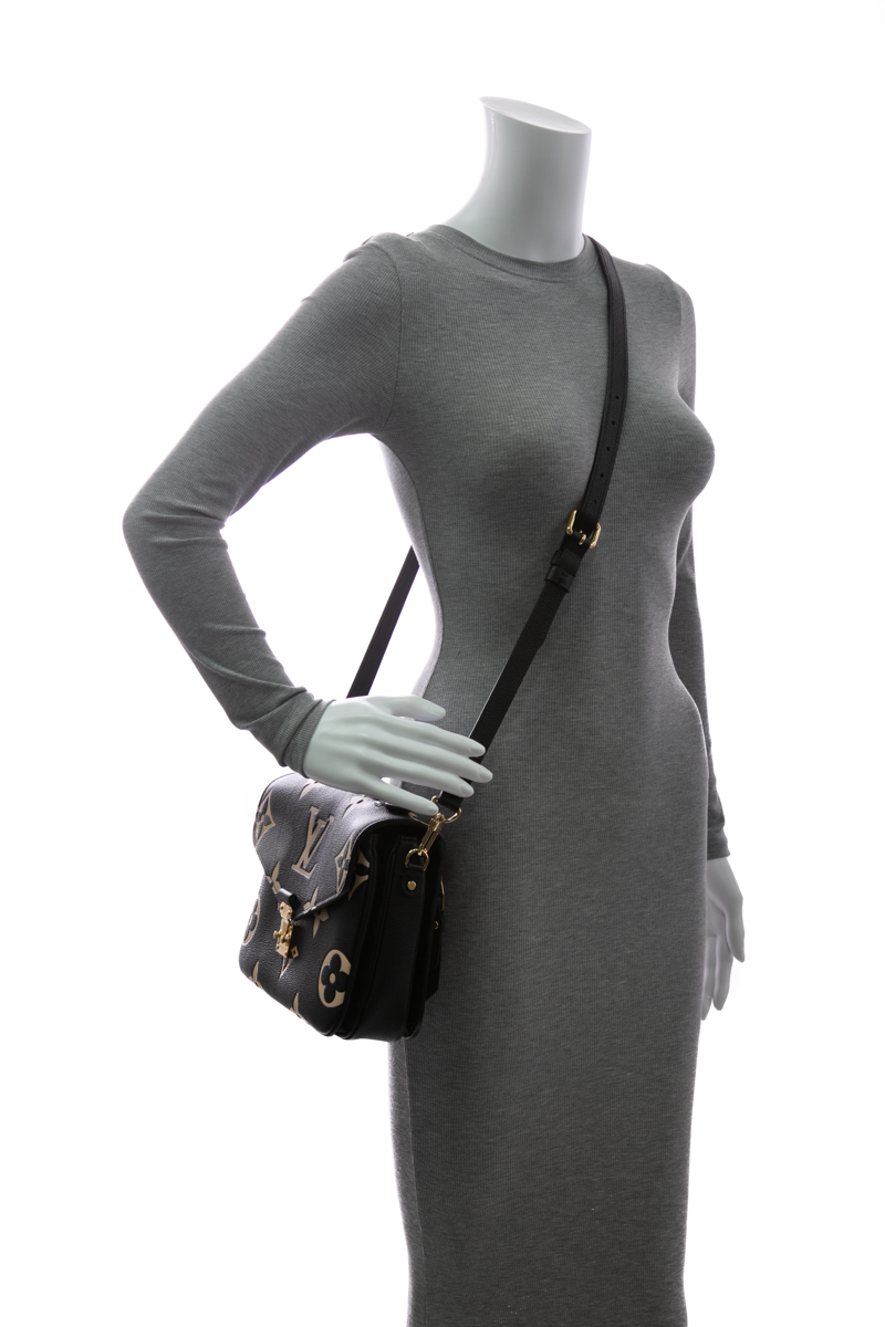 Louis-Vuitton-Pochette-Metis-Bag-299075