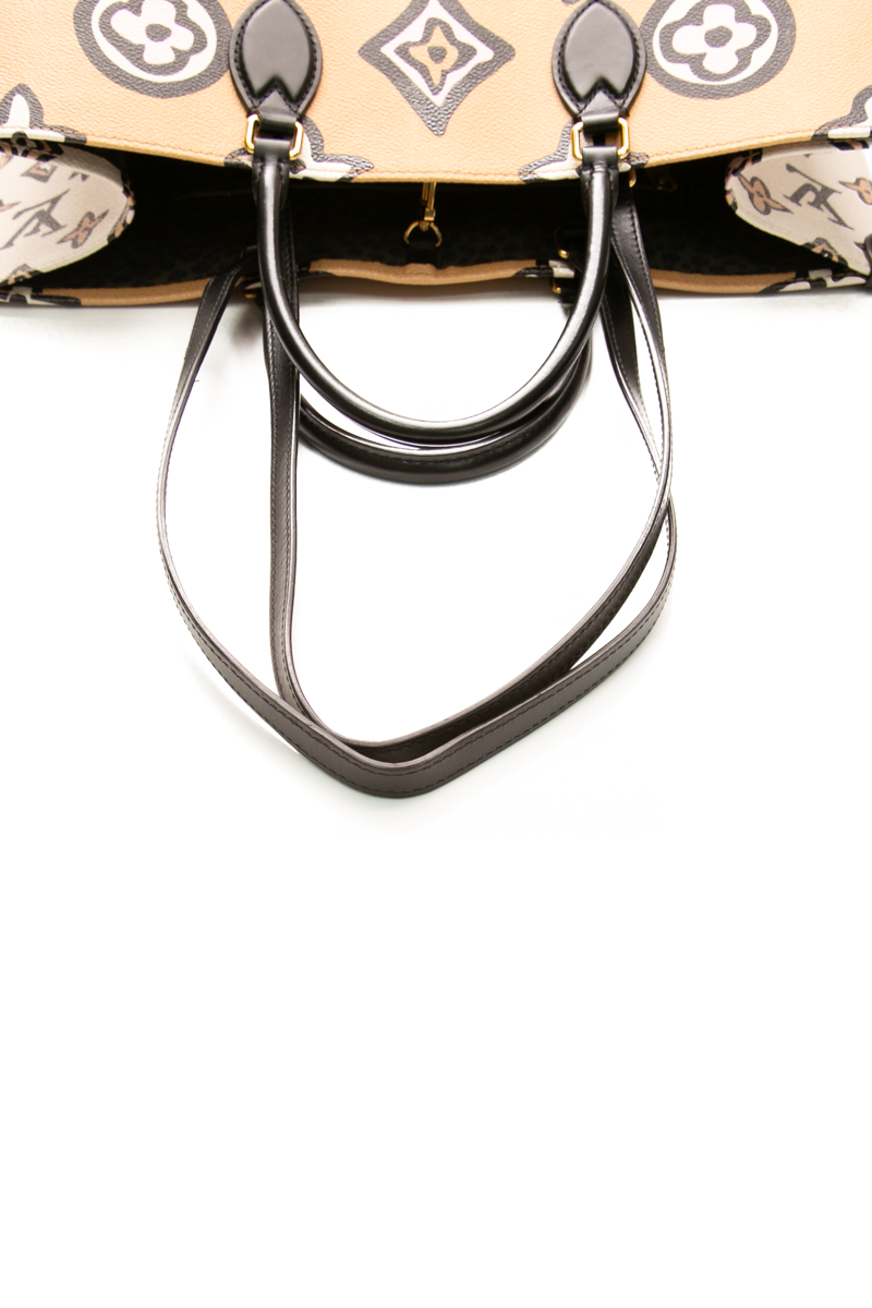 Wild At Heart OnTheGo GM Tote Bag