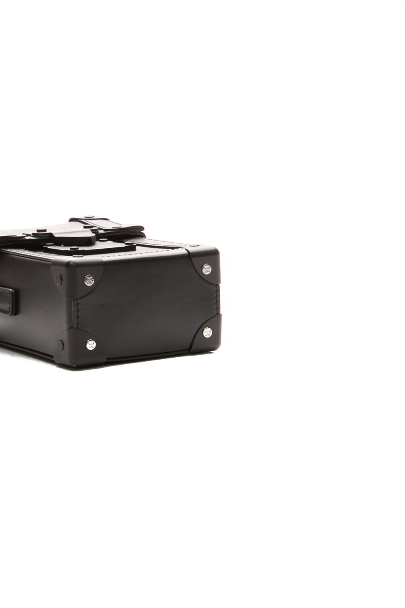 Vertical Trunk Wearable Wallet