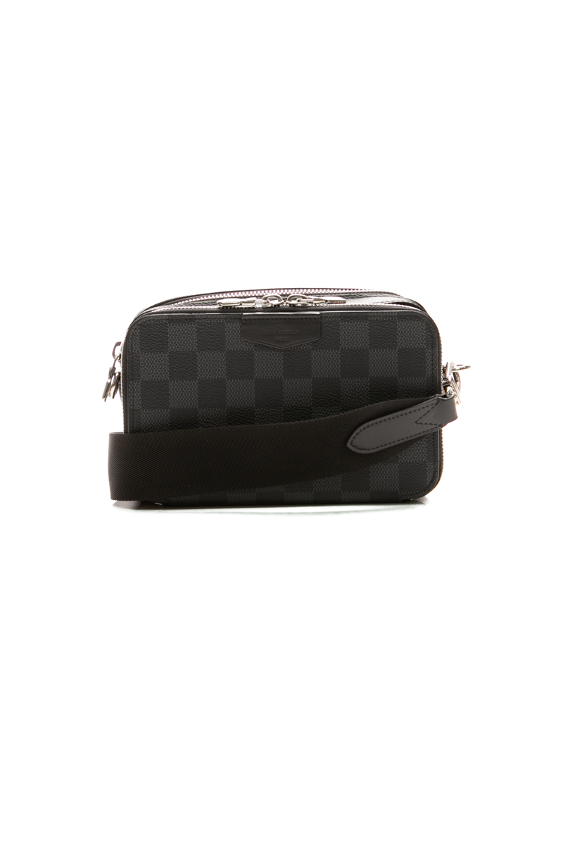 Louis-Vuitton-Alpha-Wearable-Wallet-299565