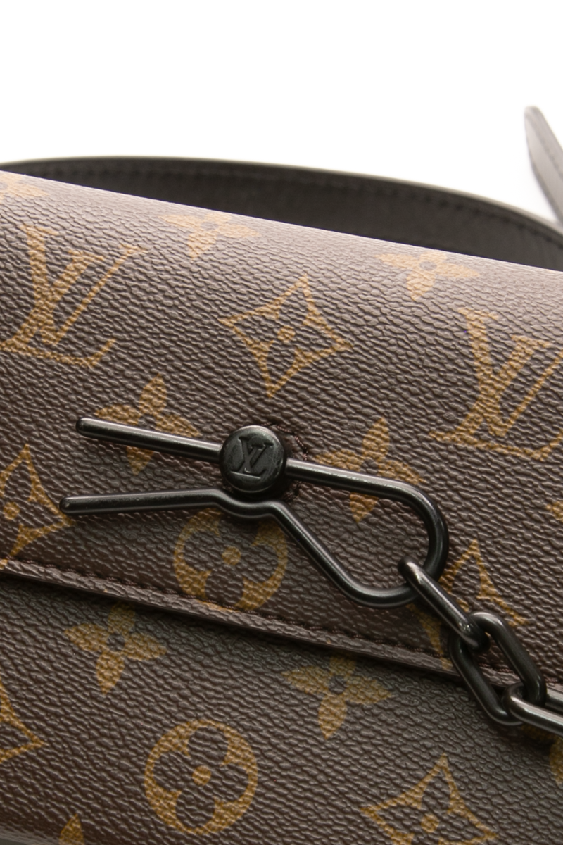 Steamer Wearable Wallet Bag