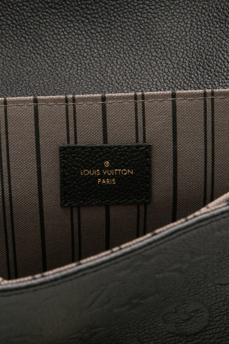 Pochette Metis Bags