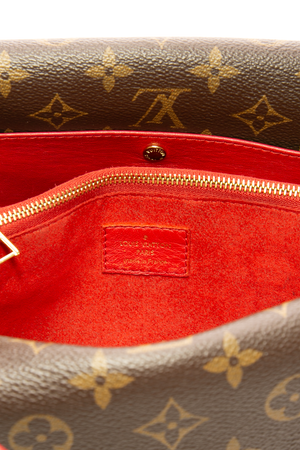 Double V Bag
