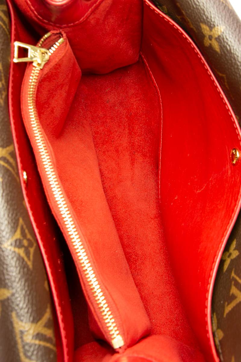 Double V Bag