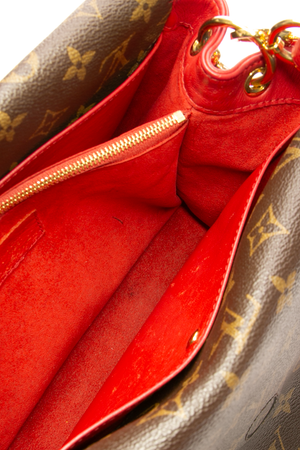 Double V Bag