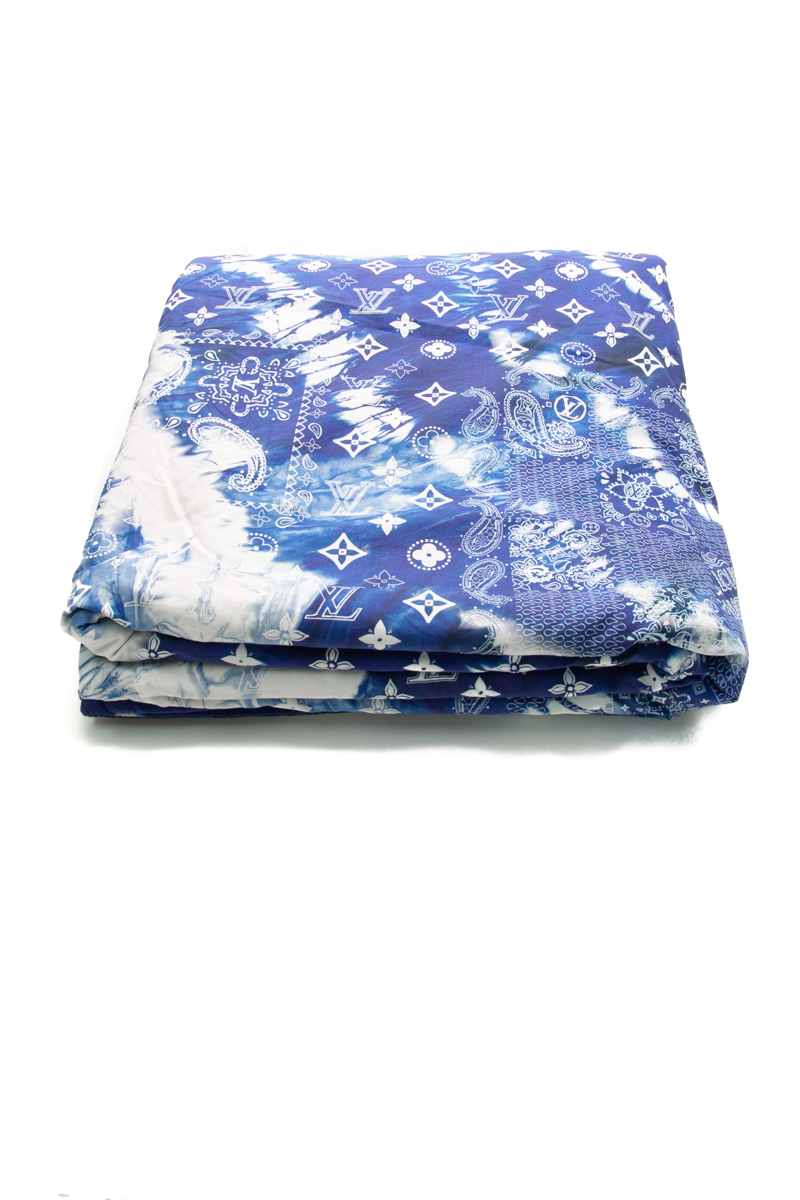 louis-vuitton-bandana-beach-blanket-296826