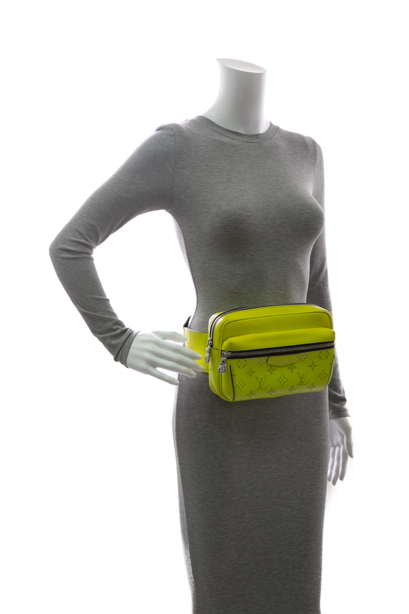 Louis-Vuitton-Men's-Taigarama-Outdoor- Bumbag-293519