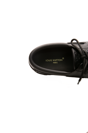 Louis Vuitton Men display picture 2
