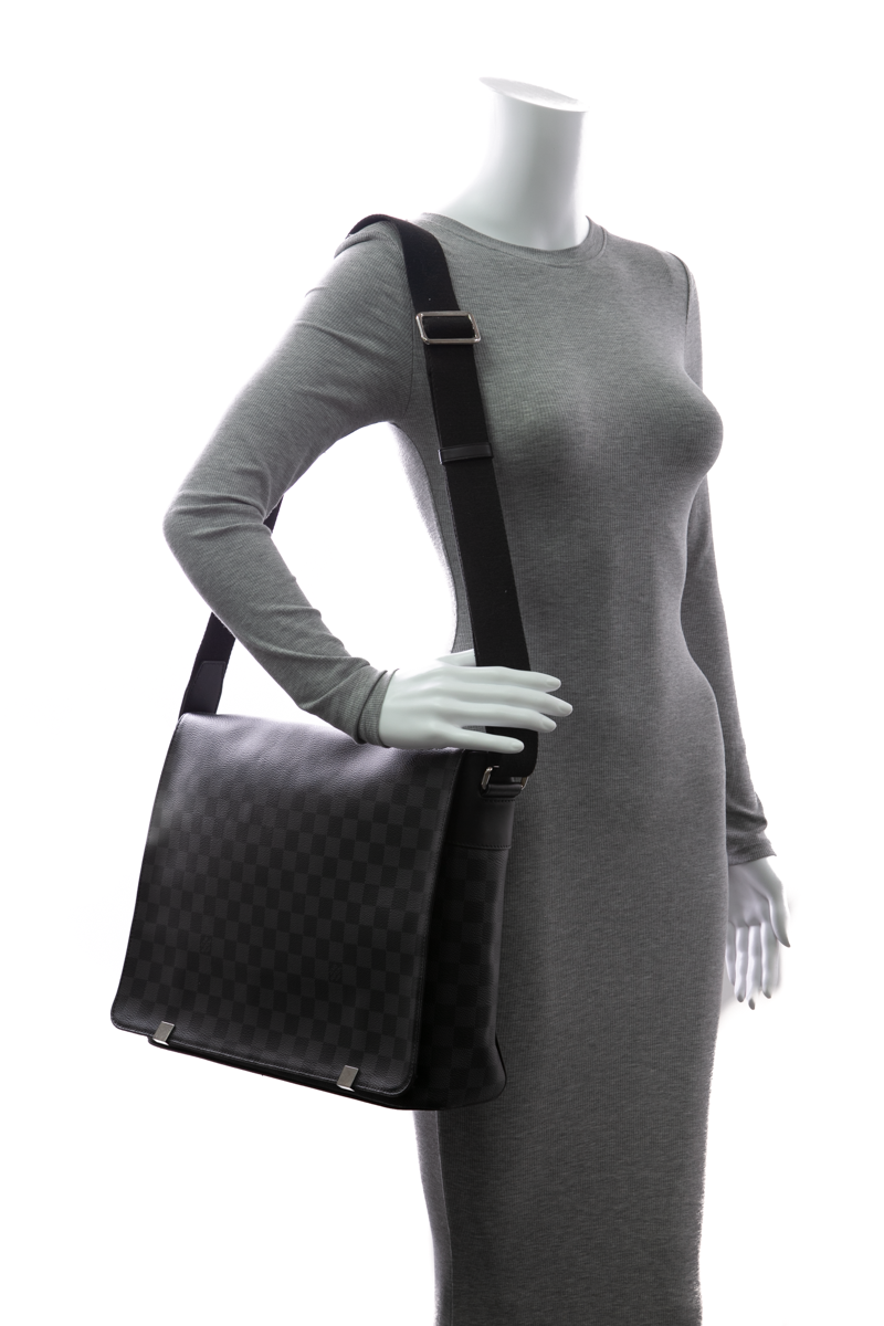 Louis-Vuitton-District-MM-Messenger- Bag-298190