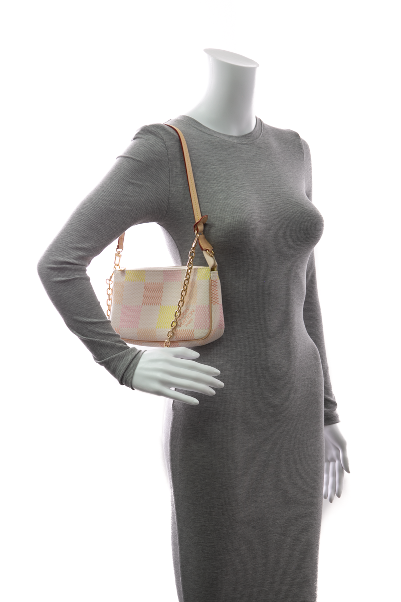 Louis-Vuitton-Damierlicious-Pochette-298415
